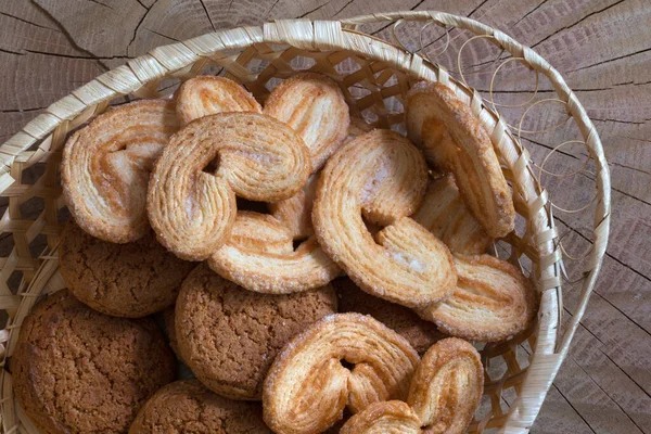 Sepette ev yapımı kurabiyeler, yakın çekim. Üst görünüm.