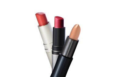 Beyaz arka planda renkli ruj. Makyaj konsepti.