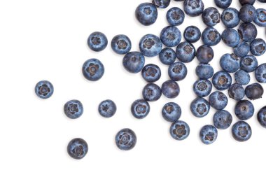 Beyaz arka plan üzerinde izole taze yaban mersini. Üstten görünüm.