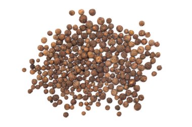 Siyah biberler beyaza izole edilmiş, üst manzara.