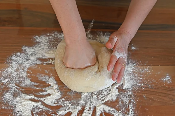Pieczenie Ciasta Pieczywo Chlebowe — Zdjęcie stockowe