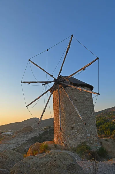 Historische Windmühle Bei Sonnenuntergang — Stockfoto