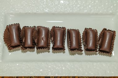 Geleneksel Türk Çikolatalı Kestane Şekeri.