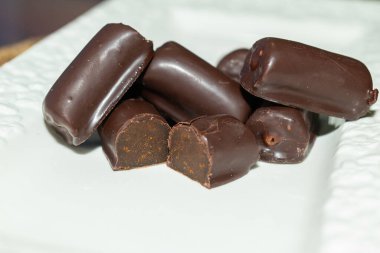 Geleneksel Türk Çikolatalı Kestane Şekeri.