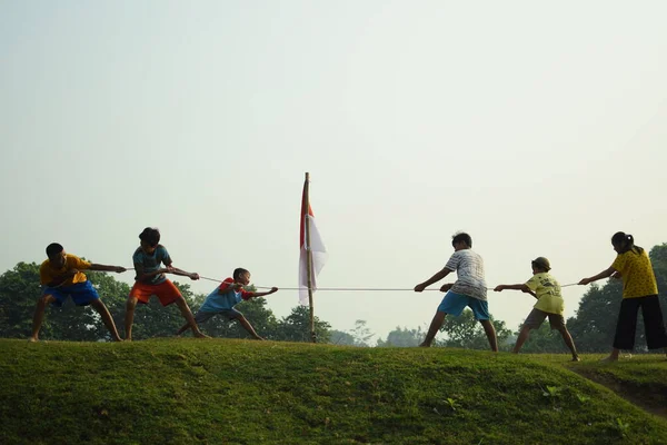 Group Children Doing Tug War Tradition Often Carried Out Competition — Stock Photo, Image