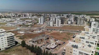 İsrail ülkesi. Afula şehri. Drone DJI mini-3 profosyoneli ile atış. Yeni yerleşim alanı.