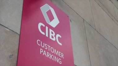 Cibc Kanada ticaret bankası. Müşteri park levhası. Açı üzerinde sol çerçeve.