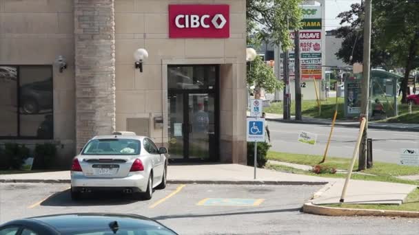 Cibc Canadian Imperial Bank Commerce Front Entrance Logo Pedestrian Entering — Stock Video