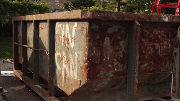 Dumpster Says Tin Can Side Capital Letters Old Beat Rusted — Stock Video
