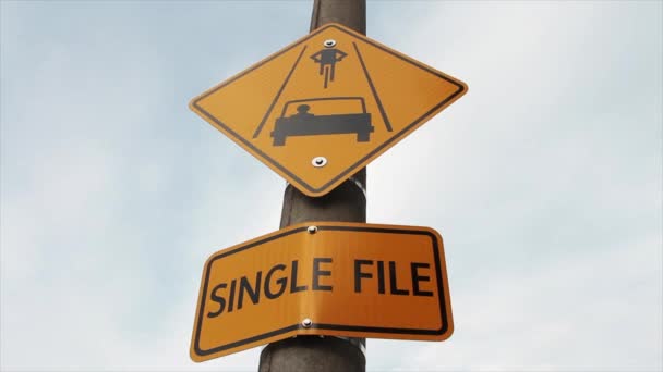 Yellow Single File Caption Rectangle Sign Yellow Diamond Sign Picture — Stock Video