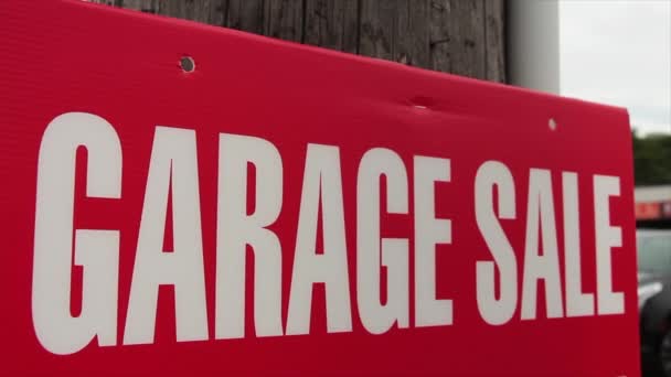 Signe Vente Garage Lettres Majuscules Blanches Sur Fond Rouge Fixé — Video