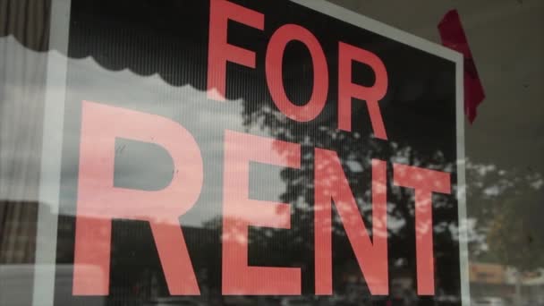 Rent Sign Window Reflection Window Trees Cars Passing Busy Road — Stock Video