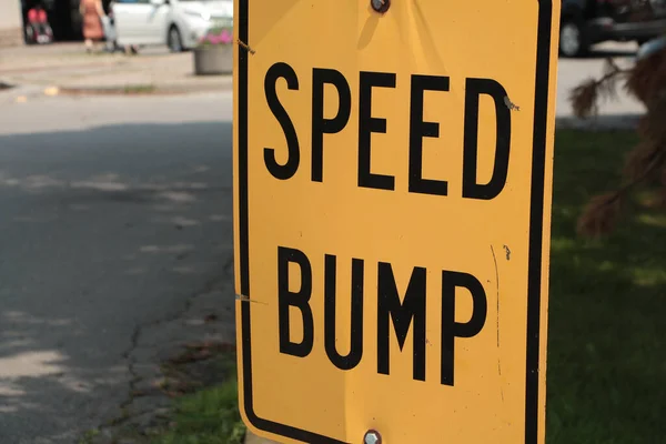 Speed Bump Caption Text Writing Rectangle Metal Sign Parking Lot — Stock Photo, Image