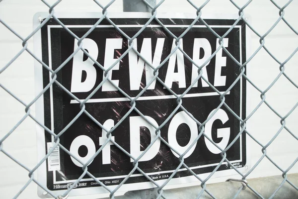 Cuidado Com Cão Preto Branco Retângulo Sinal Contra Diamante Link — Fotografia de Stock