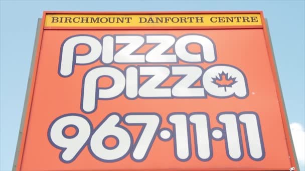 Pizza 967 1111 Znak Brzozy Centrum Danforth Biały Pomarańczowy Żółtym — Wideo stockowe