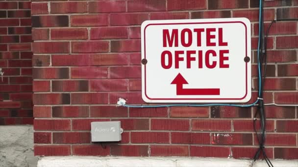 Motel Iroda Jel Motel Írás Felirat Szöveg Piros Nagybetűkkel Szemben — Stock videók