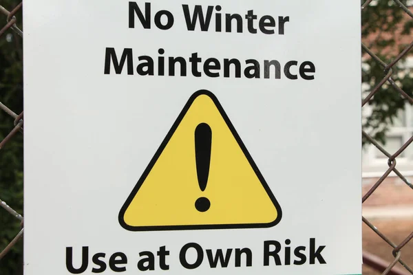 Geen Winteronderhoud Gebruik Eigen Risico Bord Met Gele Driehoek Met — Stockfoto