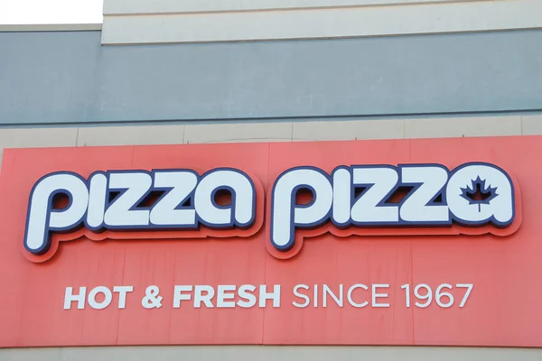 Pizza Pizza Hot Fresh 1967 Logo Sign Store Wall White — Stock Photo, Image