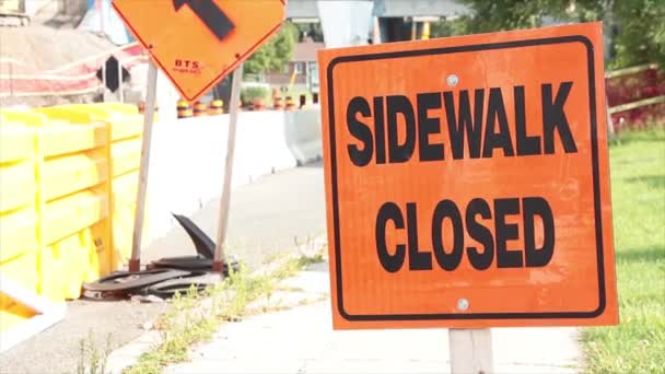 Orange Trowalk Closed Sign Trowalk Construction Orange Construction Sign Left — стоковое видео