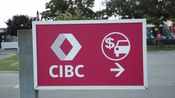 Cibc Kanadensisk Kejserlig Bank Handel Enhet Thru Bankomat Maskin Skylt — Stockvideo