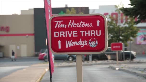 Tim Hortons Wendys Drive Thru Sign Post Breakfast Wendys Restaurant — Stock video