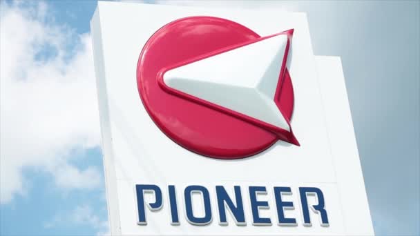 Pioneer Gas Station Logo Sign White Tall Rectangle Sky Clouds — Stock Video