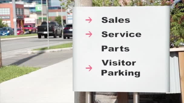 Försäljning Service Delar Besökare Parkering Skriva Bildtext Silver Svart Röd — Stockvideo