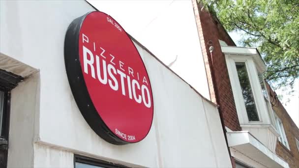 Pizzaria Rústico Desde 2004 Círculo Logotipo Sinal Vermelho Frente Restaurante — Vídeo de Stock