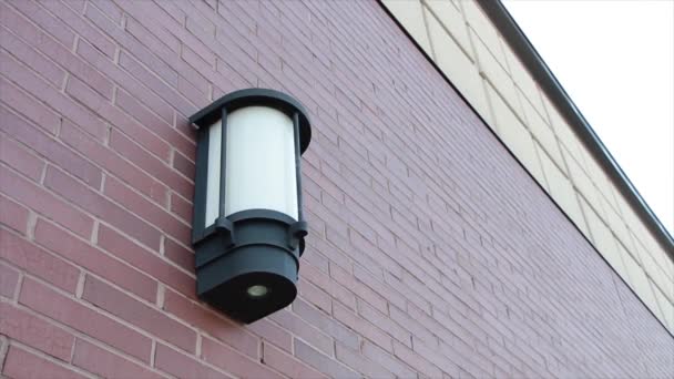 Latarnia Światło Czarny Biały Elektryczny Okrąg Cylinder Kształt Zamontowany Ścianie — Wideo stockowe