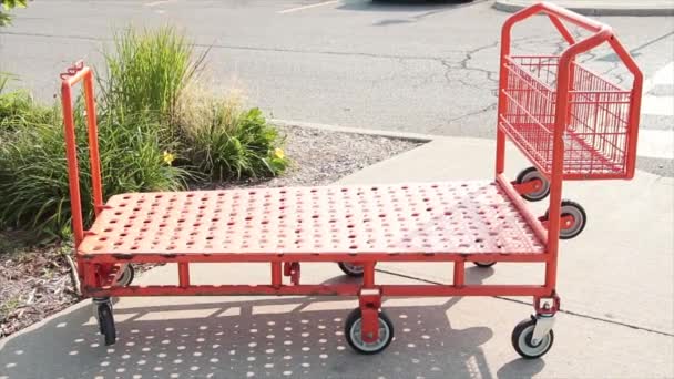 Düz Portakallı Alışveriş Arabası Bebek Arabası Altı Tane Sekiz Tekerli — Stok video