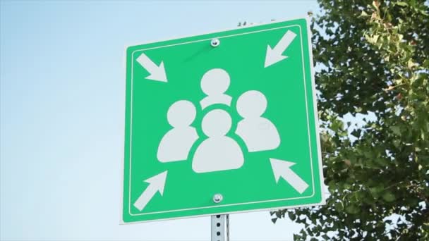 Lugar Reunión Verde Blanco Signo Cuadrado Ilustración Cuatro Contornos Personas — Vídeo de stock