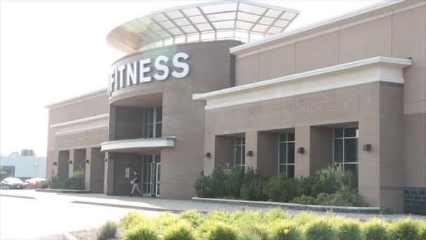 Gym Large Building Says Fitness Its Front Summer Exterior Car — Stock Video