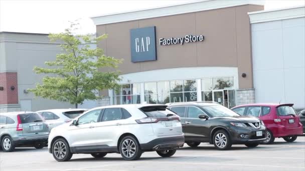 Gap Factory Store Outlet Building Clothing Apparel Parking Lot Front — Stock Video