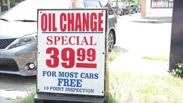 Зміна Нафти Спеціальні 3999 Доларів Більшості Автомобілів Безкоштовно Точок Огляду — стокове відео