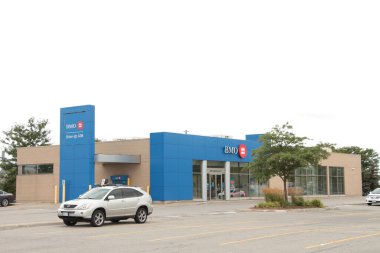 Montreal 'in geniş bankası bankada logosu olan alt çerçeve