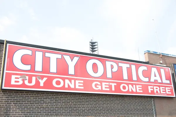Miasto Optyczne Kupić Jeden Dostać Jeden Wolny Logo Znak Sklep — Zdjęcie stockowe