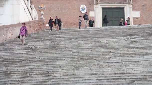 Высокие Итальянские Лестницы Лестницы Риме Италии Снаружи Людьми — стоковое видео