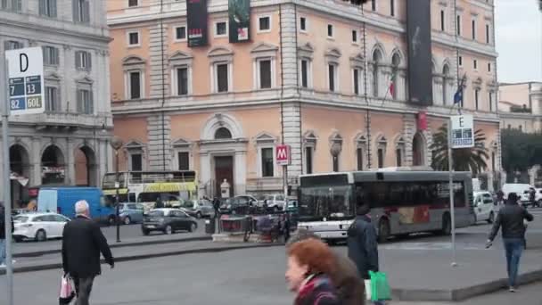 Italia Rome Italia Pusat Kota Sibuk Mobil Jalan Orang Lalu — Stok Video