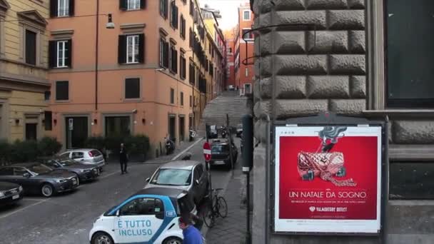 Roma Italia Aparcado Coches Vehículos Lote Lado Calle Centro Fuera — Vídeo de stock