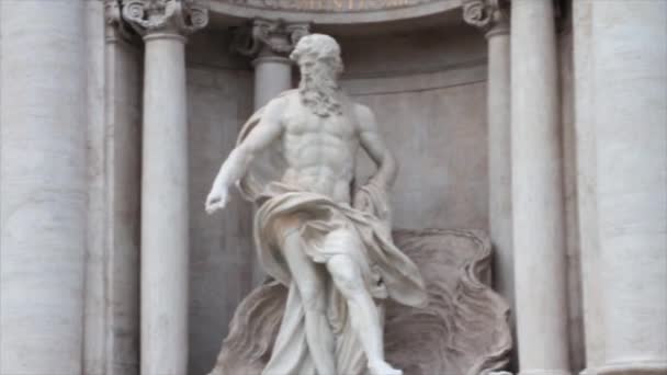 Trevi Fuente Roma Italia Cerrar Frente Medio Inferior Estatuas Agua — Vídeo de stock