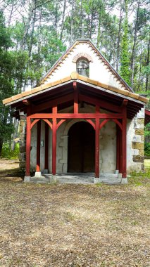 Fotoğraf de la chapelle de Saint-Laurent a Maa dans les landes