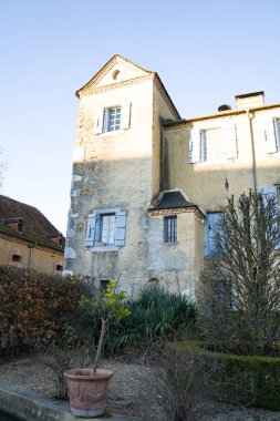 Fotoğraf de la vue d 'semble du chateau de garderes en Bearn