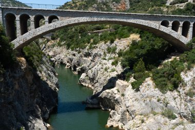 Pont du Diable, Güney Fransa 'daki Tarihi Taş Köprüsü