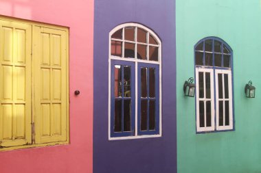 renkli pencere ev tasarımı