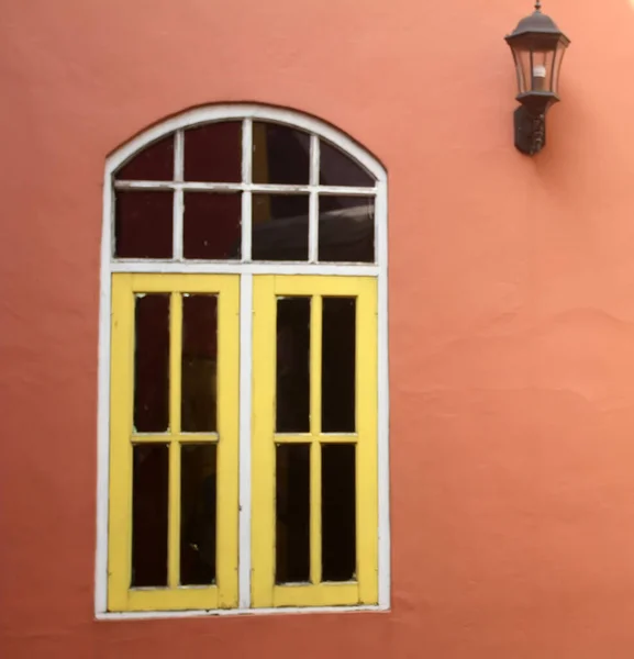 Colorido Casa Janela — Fotografia de Stock