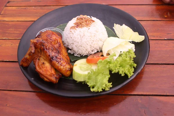 Plate Rice Grilled Chicken Vegetables Sauce — Stock Photo, Image