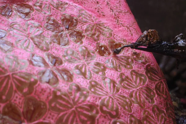 Процесс Изготовления Одежды Батик — стоковое фото