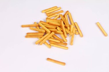 çubuk bisküviler beyaz arkaplanda izole