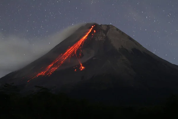 Merapi Mount Erupce Noci — Stock fotografie