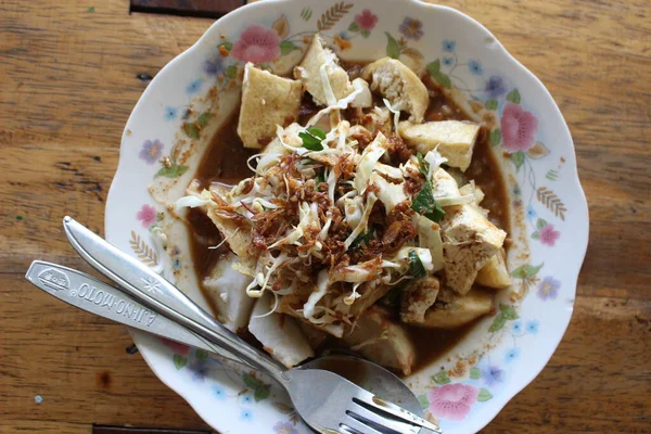 Kupat Tahu Adalah Makanan Tradisional Dari Indonesia — Stok Foto